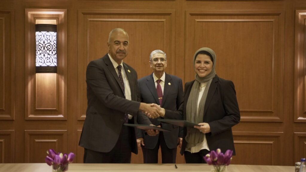 اورنچ مصر توقع بروتوكول تعاون مع هيئة الطاقة الجديدة والمتجددة