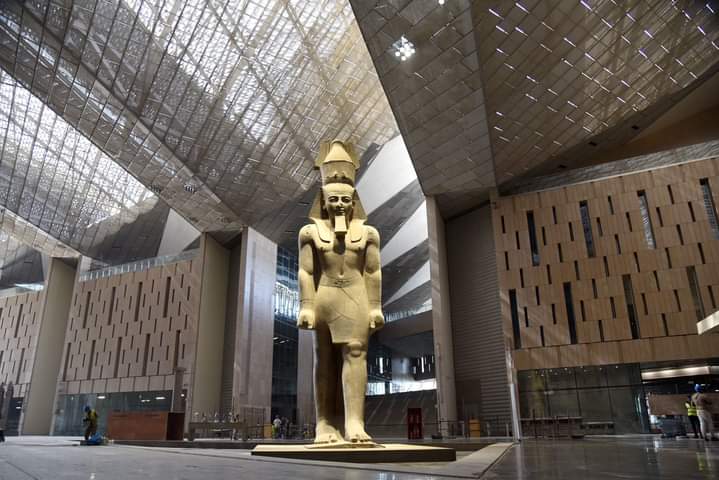 أحمد عيسي:  اجتماعات اسبوعية لمتابعة الموقف التنفيذي لمستجدات الأعمال بالمتحف المصري الكبير   