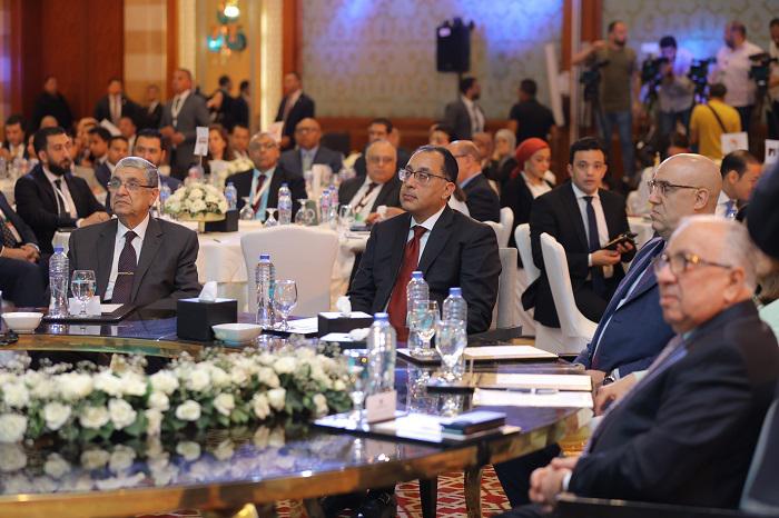 رئيس الوزراء يفتتح الدورة الثامنة من ملتقى بناة مصر