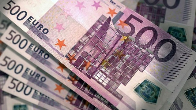 سعر بيع اليورو عند 34.14 جنيه