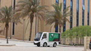 البريد المصري يطلق مشروع تحويل سيارات البريد القديمة إلى سيارات كهربائية   