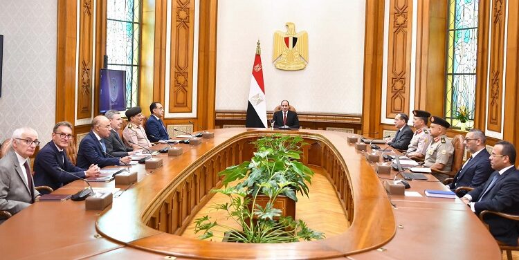 السيسي يؤكد اهتمام مصر بجذب استثمارات الشركات الإيطالية الكبرى في قطاع التعدين