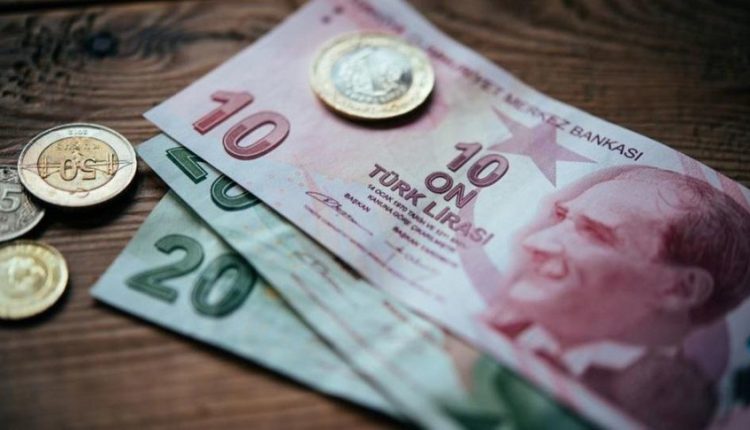 الليرة التركية تهبط إلى مستوى 24.90 مقابل الدولار   