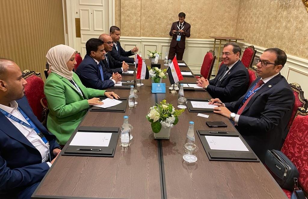 الملا  يلتقي مع وزير الطاقة اليمنى والأمين العام لمنظمة الدول المصدرة للغاز