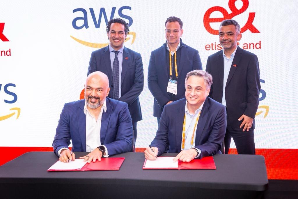 Etisalat by e& in Egypt Signs a   with Amazon Web Services (AWS) at Mobile World Congress 2024