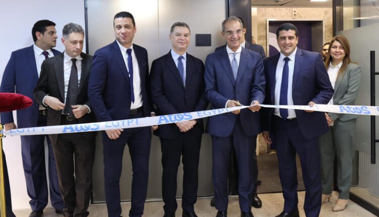 وزير الاتصالات يفتتح المقر الجديد لمركز الخدمات العالمية لشركة أتوس الفرنسية في القاهرة