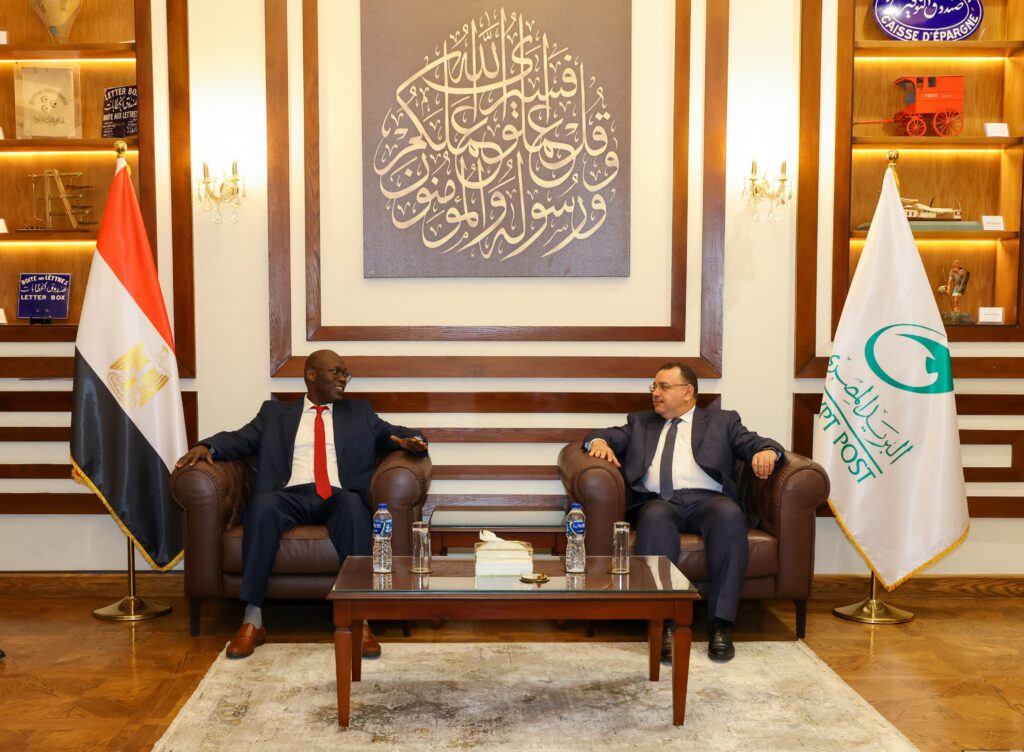 رئيس البريد المصري يستقبل المدير العام للبريد السوداني بهدف بحث أوجه التعاون