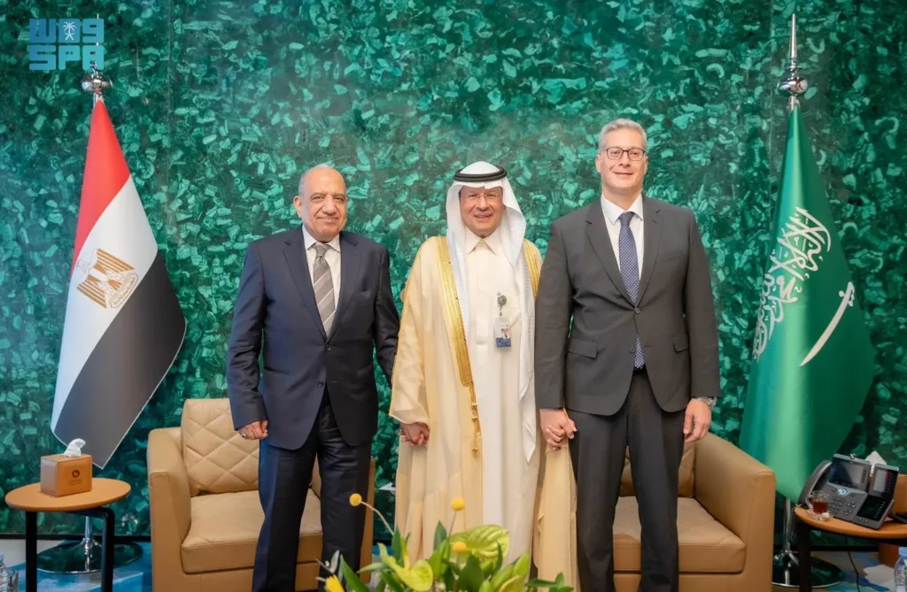 وزير الطاقة السعودي يجنمع مع وزير البترول والكهرباء