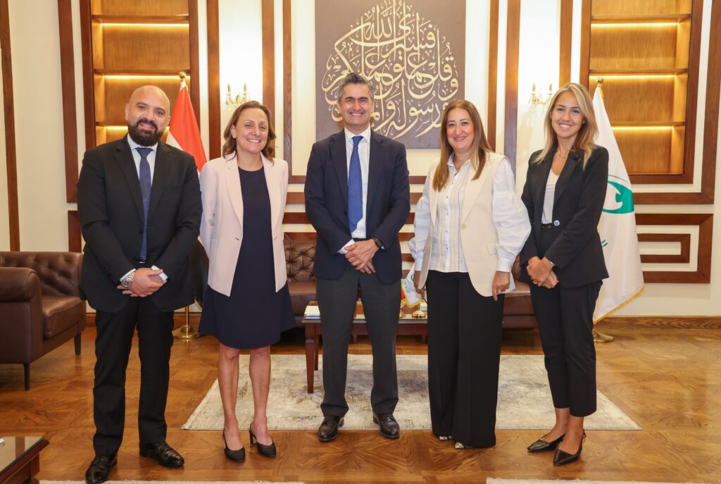 رئيس البريد تلتقي الرئيس الإقليمي لشركة ”Visa Inc” لمنطقة وسط وشرق أوروبا والشرق الأوسط وإفريقيا