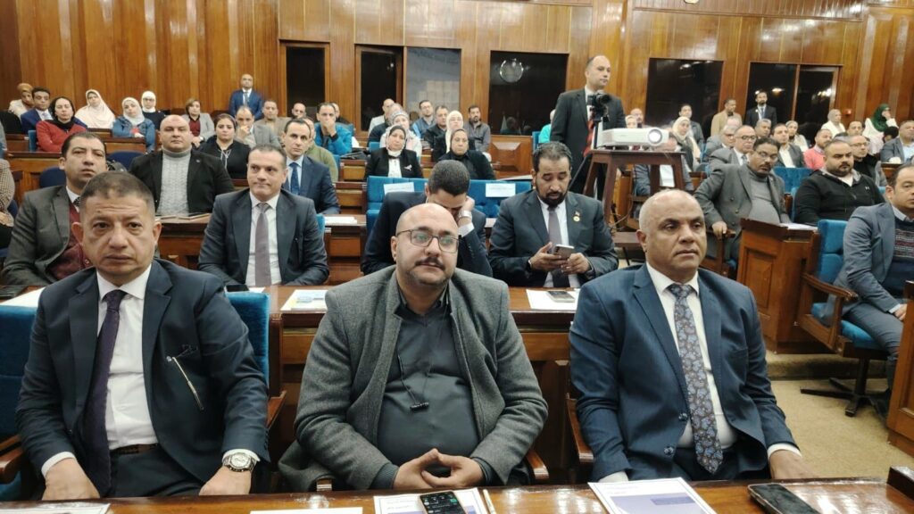 قيادات البترول والعمل في ملتقى منار مصر للبترول لدعم منظومة السلامة المهنية