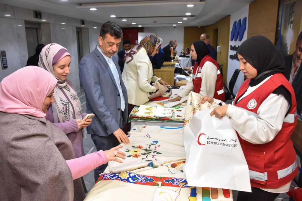 بنك قناة السويس يُنظم معرضًا لدعم المرأة المنتجة بالتعاون مع الهلال الأحمر المصري
