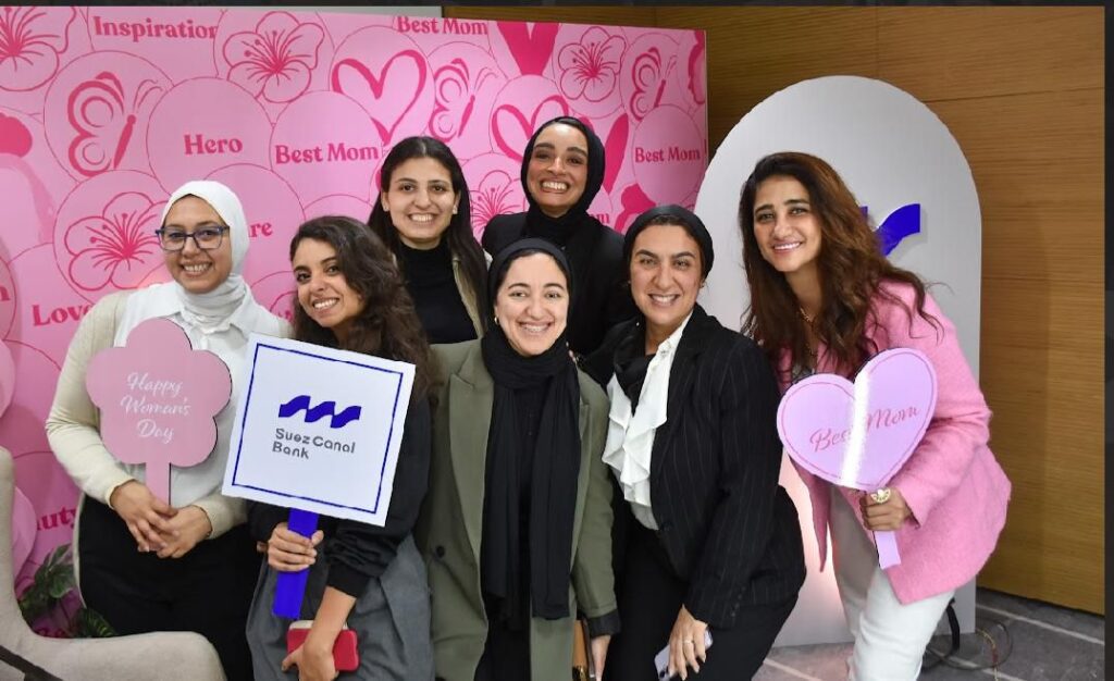 بنك قناة السويس يُنظم سلسلة معارض لموظفاته احتفالاً بشهر المرأة