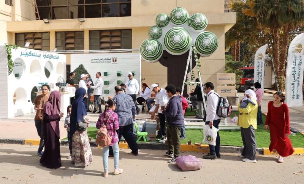مشاركة مميزة للبنك الزراعي  بمعرض زهور الربيع وإقبال كبير في أول يوم  