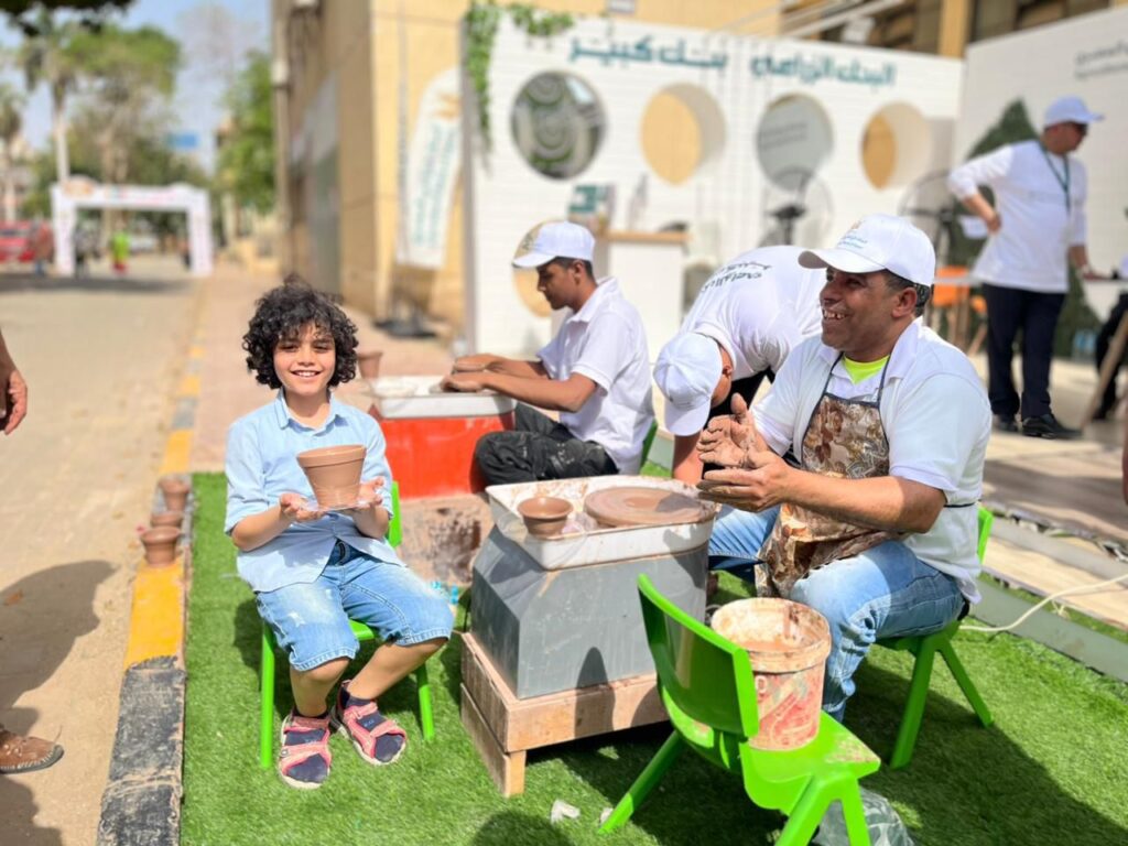 مشاركة مميزة للبنك الزراعي  بمعرض زهور الربيع وإقبال كبير في أول يوم  