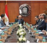 وزير الاستثمار يبحث مع سامسونج وLG التوسع وزيادة المكون المحلي