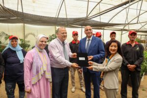 رئيس تنمية المشروعات والممثل المقيم لـبرنامج الأمم المتحدة الانمائي يتفقدان مشروعات صناعية وإنتاجية لعملاء الجهاز