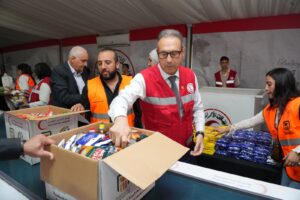 البنك الأهلي  يشارك في دعم مبادرة “من المرأة المصرية لشقيقتها الفلسطينية… سنبقى سندًا” 