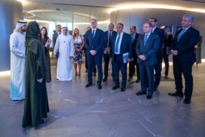 وزير البترول : يبحث مع الدكتور سلطان الجابر زيادة استثمارات أدنوك في قطاع الطاقة بالإمارات