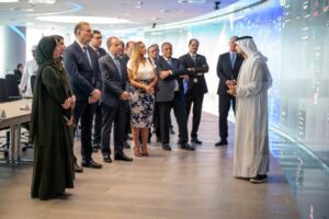 وزير البترول : يبحث مع الدكتور سلطان الجابر زيادة استثمارات أدنوك في قطاع الطاقة بالإمارات