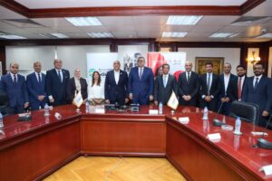 تنمية المشروعات وشركة تمويلي يوقعان عقدين جديدين بقيمة 350 مليون جنيه